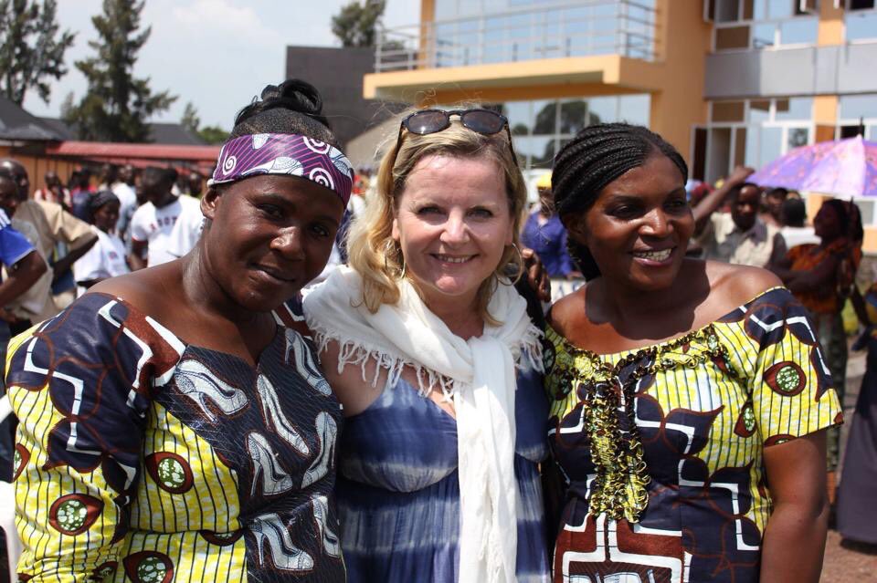 MaritToppe's tweet photo. Disse to modige kvinnene har jobbet over 20 år for å redde voldtatte kvinner og barn i et av verdens farligste områder - Nord Kivu i DRC. #NobelPrize https://t.co/4JamXsX65g