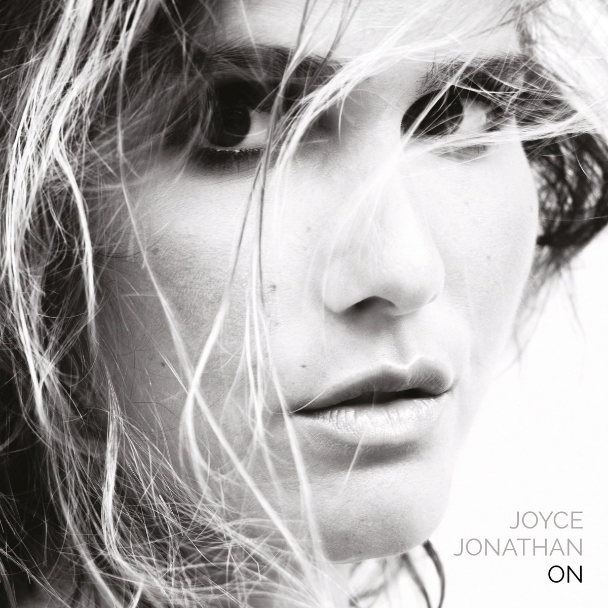 CStar's tweet photo. RT et FOLLOW @CStar pour tenter de remporter le nouvel album de @joycejonathan "ON" ! https://t.co/5N1PfMiH6c