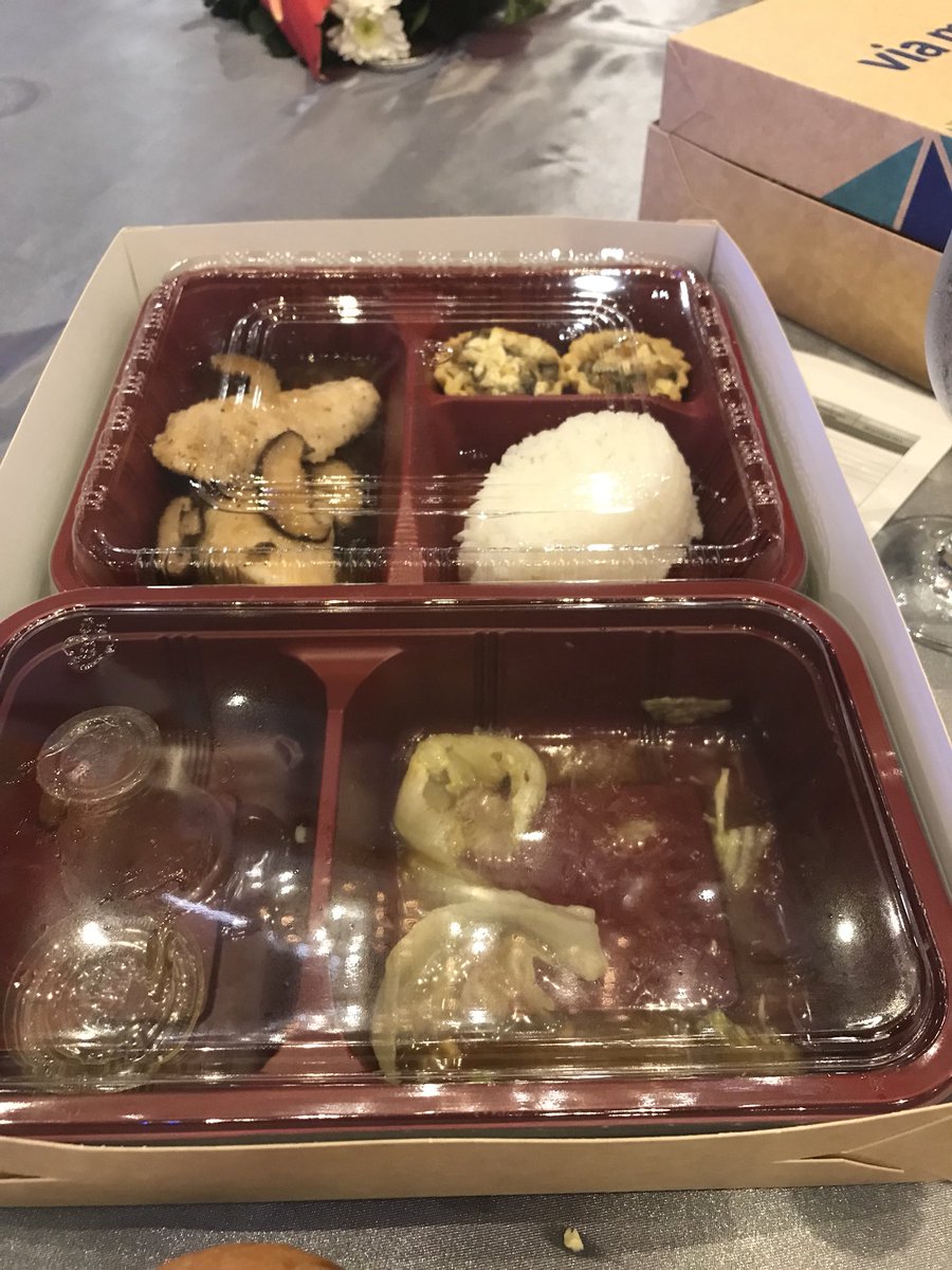 redge_estrada's tweet photo. What to do with all the plastic? There are more than 3000 delegates here at #Digicon2018 #IMMAPDigiconXE and everybody has this ๐๐ผwondโring how theyโre going to dispose 3000 plastic lunch sets we used for 3days, thatโs 9000! #disposeproperly #HelpSaveTheEnvironment https://t.co/9d2fAry6As