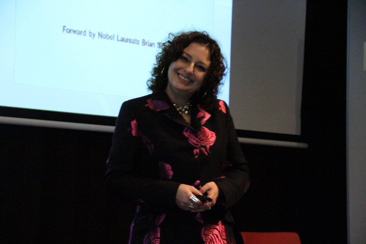 ICFOnians's tweet image. We are very excited to have the fantastic @AlainaGLevine from @SPIEtweets here for a careers development day!

The first session of today: #NetworkingForNerds 👓