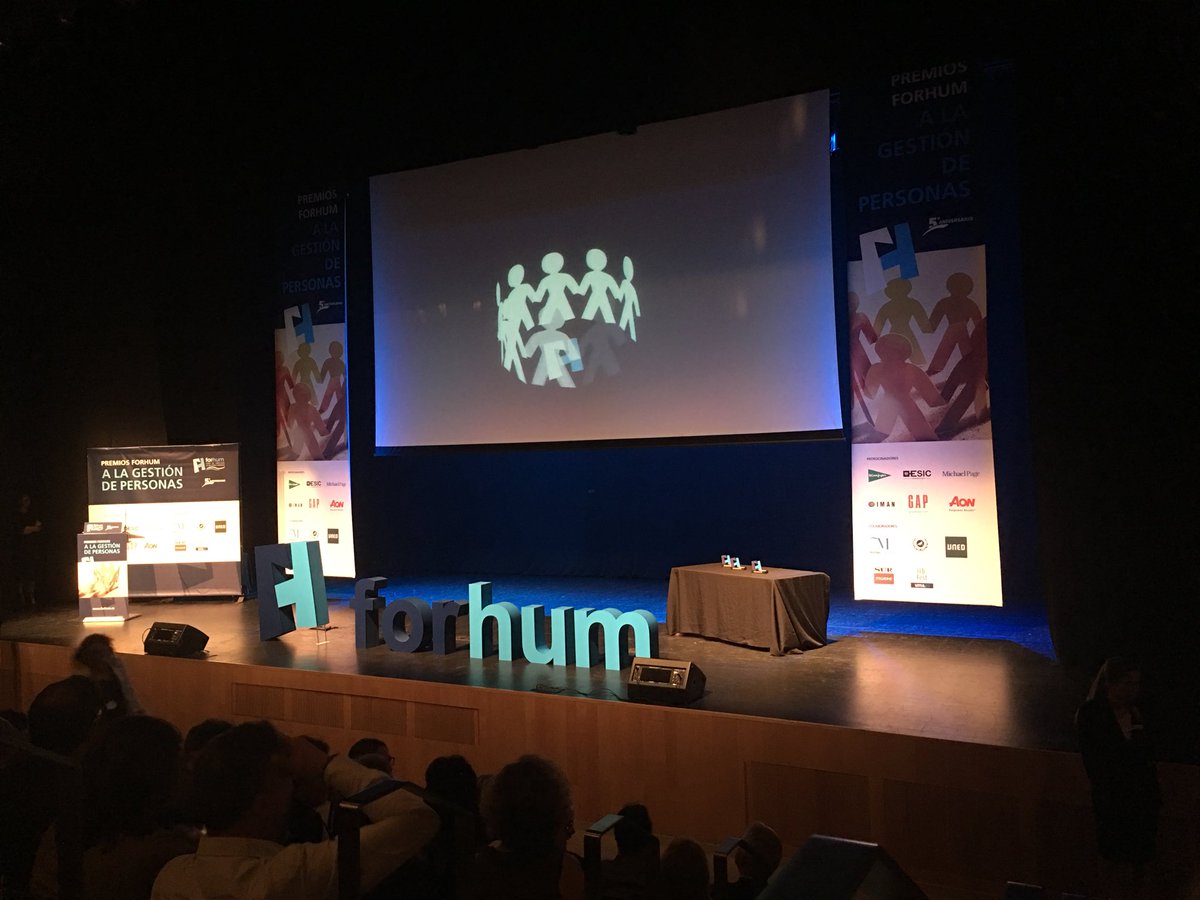 HRCS_Group's tweet photo. Ayer tuvimos el placer de poder acudir a los primeros Premios ForHum a la Gestión de Personas👫✅ !! Muchas gracias por todo😁 ➡️Enhorabuena a todos los premiados #sixtobastazo #auxiliadorafernandez @jmiguelmarcos 👏🏼
#HRCS #galaforhum #equipo #diputacionmalaga #rrhh https://t.co/vKYD6eVMu7