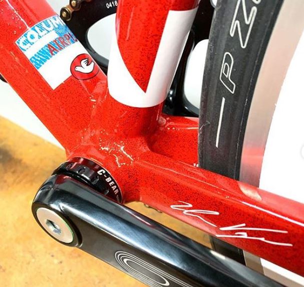 cbearcycling's tweet image. Undeniably a "look at me" #Cinelli Vigorelli Davide Vigano Ltd Ed + C-Bear BSA GXP #ceramicbb Plus: #Sram Omnium #Izumi chain #Encorewheels #CaneCreek eeBrake el Diablo #Astutesaddle @Supacaz Glow in the dark 📷 #veloholiccustombuild #custombicyclemovement #fixedgearbike #fixies