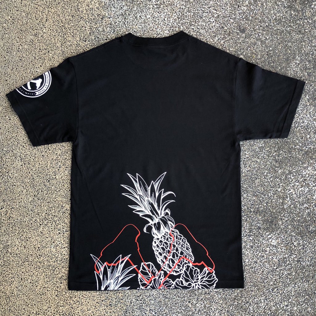 tribemarianas's tweet photo. SATURDAY DROPS 🍍
>> NEW TEES! Featuring "The Marianas Standard 2.0" tee in Black dipped in floral vibes >> DROPS TOMORROW! > SATURDAY > 10/06/2018 > Doors open 11AM > First come, first serve- limited quantity! >> STAY READY
⚒
#TRIBEMARIANAS #XVDEEP #SUPPORTLOCAL https://t.co/4m6KFBzjdZ