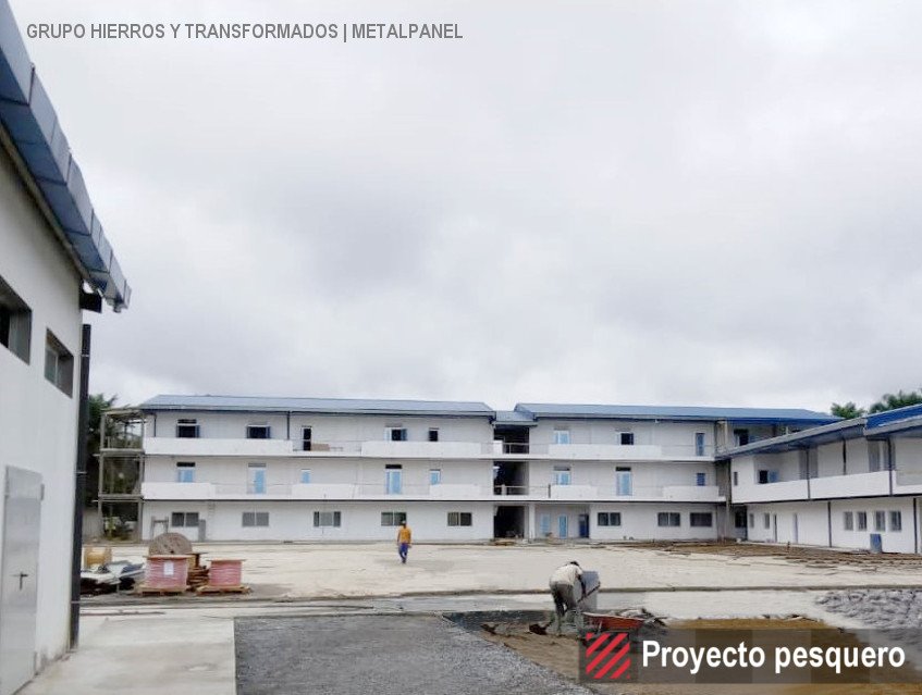 HyT_Metalpanel's tweet photo. ¿Lo que más nos gusta de los #Viernes?

Que nos lleguen fotos como las de hoy. 

Recibimos fotos de nuestro #ProyectoInternacional Pesquero ubicado en la costa Africana, donde se han instalado más de 5.000 m2 de panel de #cubierta en color #AzulLago https://t.co/EUDO2YSagj