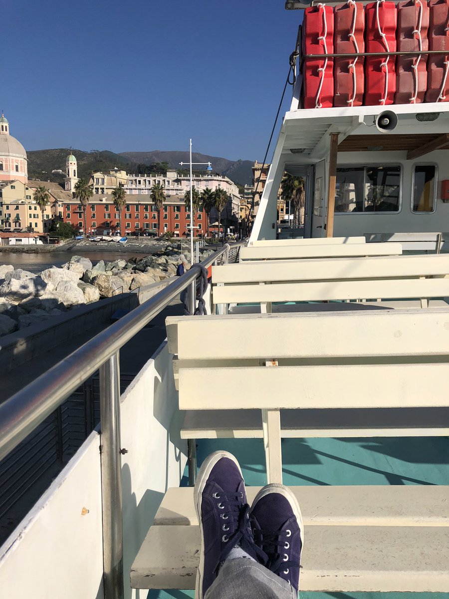 StefGrasso's tweet photo. #navebus #Genova sentirsi turisti nella propria città 💕 https://t.co/DpxnDqrb0U