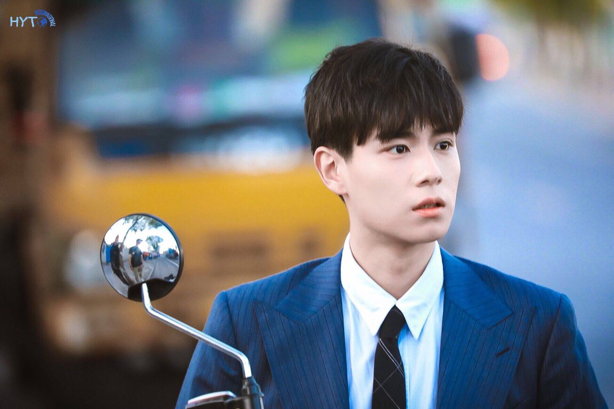 huyitian_intl's tweet photo. [HQ] 181005 #YouthShouldBeEarly 
© Hu Yitian International @huyitian_intl 

#HuYiTian #胡一天 https://t.co/KJfa0iGCNp