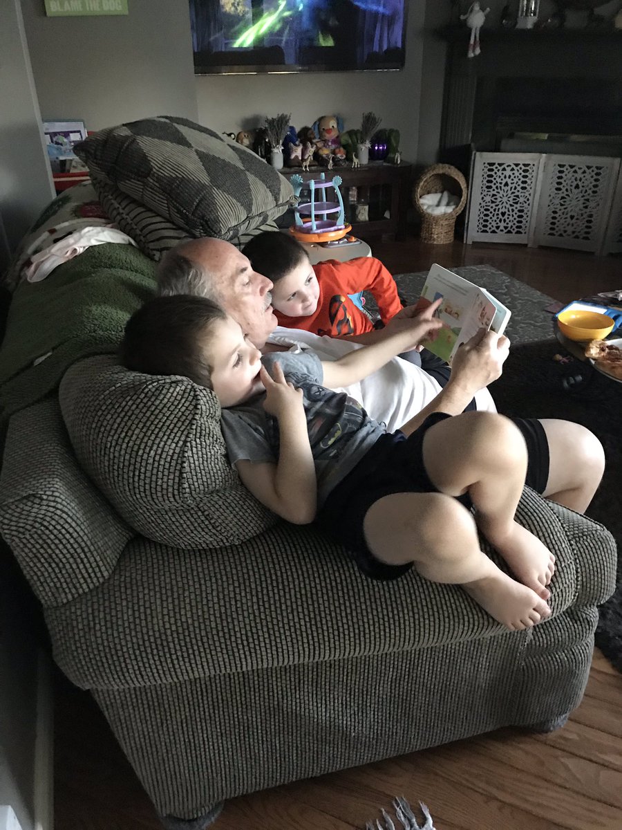 aepiontek88's tweet photo. Papa and the boys reading hot to babysit you’re grandpa!! Lots of giggles https://t.co/ee8jBPqHro