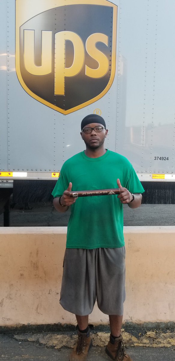 Desmond is ready tonight to carry the #UPSSafetyRelay to represent <a href="/JACMSHubFdrUPS1/">JACMS Hub & Fdr UPSers</a> - one more day and it’s on the way to our neighbor in @MidSouthUPSers <a href="/HubAlabama/">Montgomery Hub</a>  <a href="/randyallenups/">Randy Allen</a> @rrjJEWEL <a href="/ETHubFdrUPSers/">ET Hub/FeederUPSers</a>