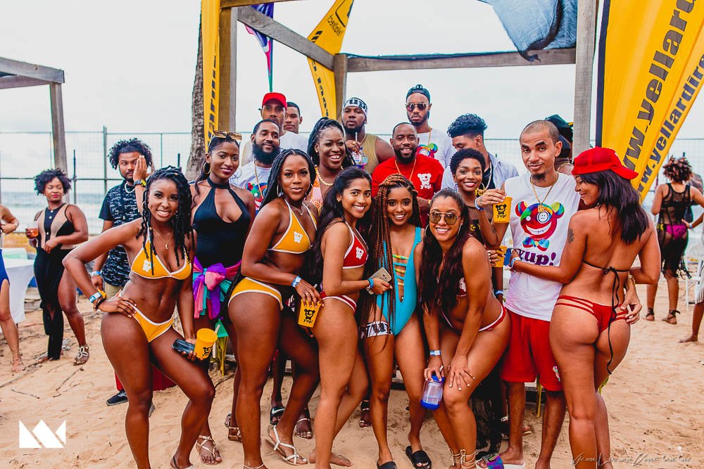 EEEmpire's tweet photo. #teamtuesday When the team touch the whole place shell down. #EEEmpire #EEEBCF #Team #Trinbago #868 #beachlife #beachbody #Beachfestival #Funwithfriends #vibes #Caribbean #caribbeanpeople #islandfun #carnivalprep https://t.co/CIwVIm1noc