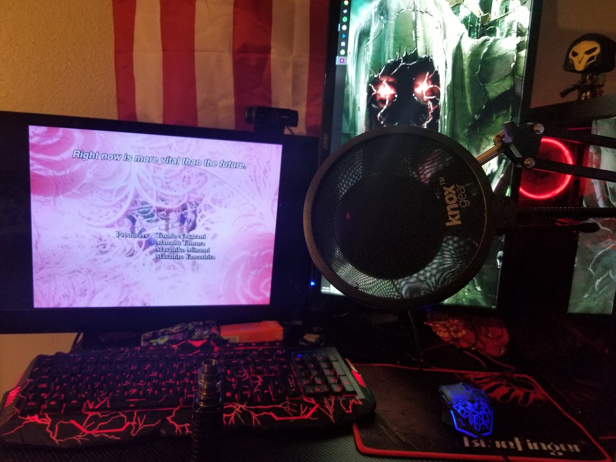 JoeForsyth3's tweet photo. In love with my setup gonna reposition everything later when i can https://t.co/QC3YPfGsj9