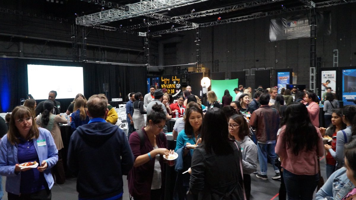 WWCodesandiego's tweet image. We had so much fun last night! Thank you so much to @alaina and @ShawnLayden for making our 1st birthday celebration even more special! #WWCode #WWCodeSanDiego #WWCodeSanDiegoTurns1