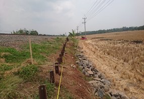 imo_djka's tweet photo. Pekerjaan Pancang Rel pada sisi hulu KM.132+200 s/d KM.132+400, KM. 132+490 s/d KM.132+700 sudah selesai pengerjaannya dan pada sisi hilir KM.132+200 s/d KM.132+465, KM.132+600 s/d KM.132+700 sudah selesai pengerjaannya
@perkeretaapian @kemenhub151 https://t.co/TcmhWvL4yI