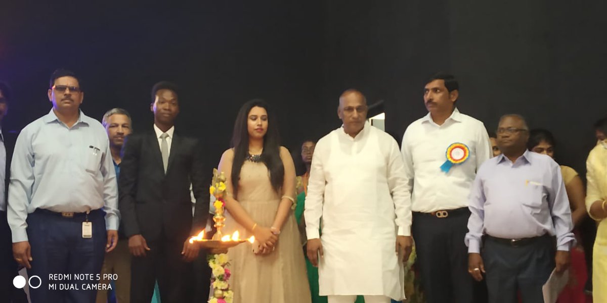 sumvn4's tweet photo. #startupsummit
#cmrgroup
#sumvn
#msed
#3nity
#minyscreens
#outshade
#kimetechnologies
Starting start-up SUMMIT 2018 with lightening the lamp..! https://t.co/N1NWliP3YI