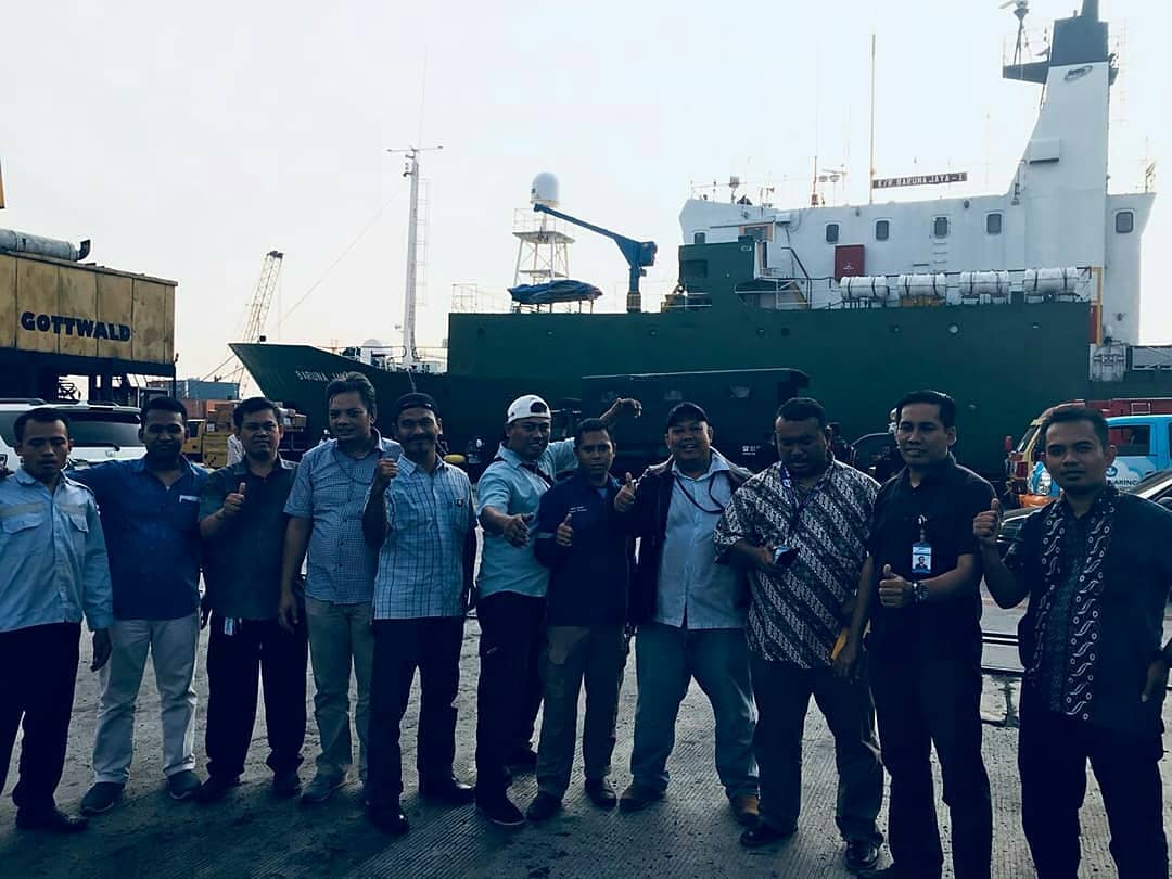 BPPT_ROUM18's tweet image. Bantuan dari Bag. Biro Umum BPPT untuk korban bencana Gempa &amp;amp; Tsunami Donggala, Palu Sulawesi Tengah yang sedang dimasukkan ke kapal @Barunajaya_BPPT .
Tanggal : 03 Oktober 2018
#prayforpalu #bppt_ri #roum18 #roumga8 #barunajaya #tjpriok #indonesia