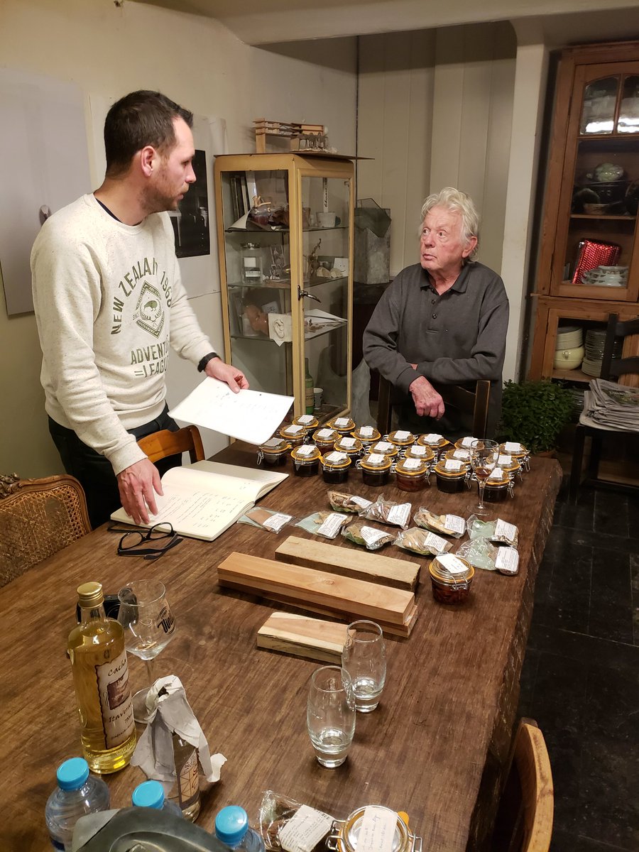Getting ready to taste wood samples from all over the world with Thomas from <a href="/bourdesflandres/">Bourgognedesflandres</a>  looks like a long night ahead.  All great stuff for the next edition of Wood&amp;Beer book from <a href="/BrewersAssoc/">Brewers Association</a> <a href="/BierBouckaert/">Peter Bouckaert</a> and <a href="/CantwellDick/">Dick Cantwell</a>