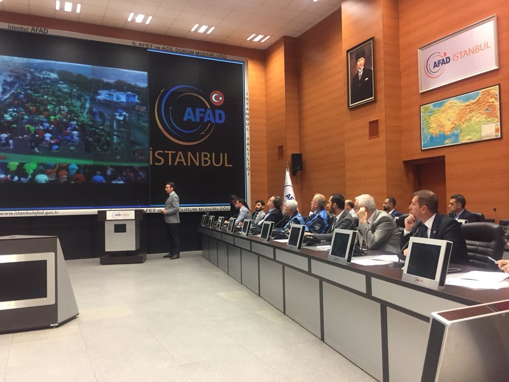 11 kasım 2018 pazar günü koşulacak Vodafone 40. İstanbul Maratonu sürecini Valilikte yaptığımız hazırlık toplantısıyla başlattık.
Katılan ve destek veren tüm kamu kurum ve kuruluşlarımıza teşekkür ederiz.