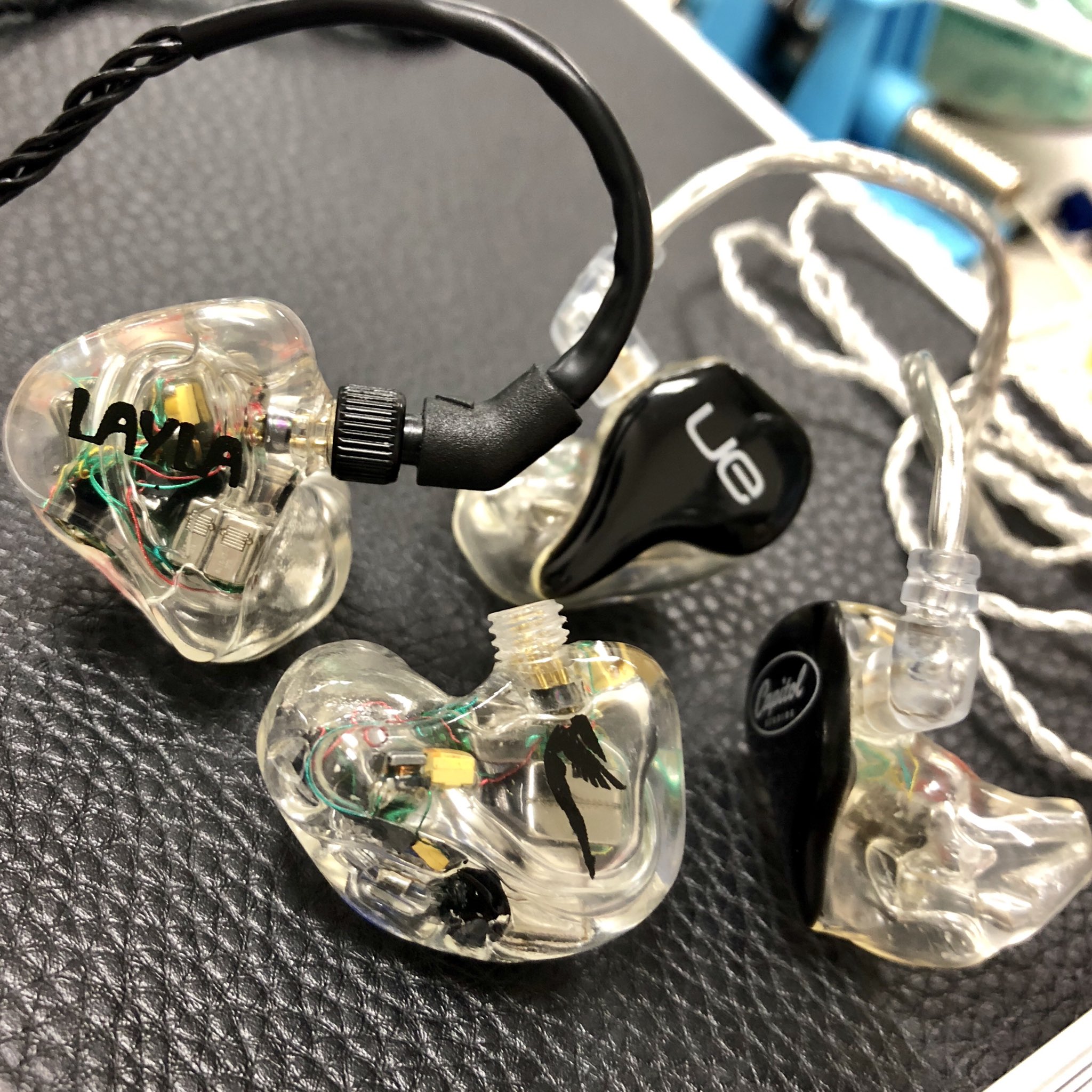 たっくん E イヤホン 年末前に手持ちのイヤモニのメンテナンス E イヤクリニックで試験導入中のultravac で イヤモニの音導管の中の汚れをキレイにして 吸引乾燥しました かなりキレイになるので 正式に導入したいですね 仕上げにesiqの たっくん E イヤホン 年末前に手持ちのイヤモニのメンテナンス E イヤクリニックで試験導入中のultravac で イヤモニの音導管の中の汚れをキレイにして 吸引乾燥しました かなりキレイになるので 正式に導入したいですね 仕上げにesiqの