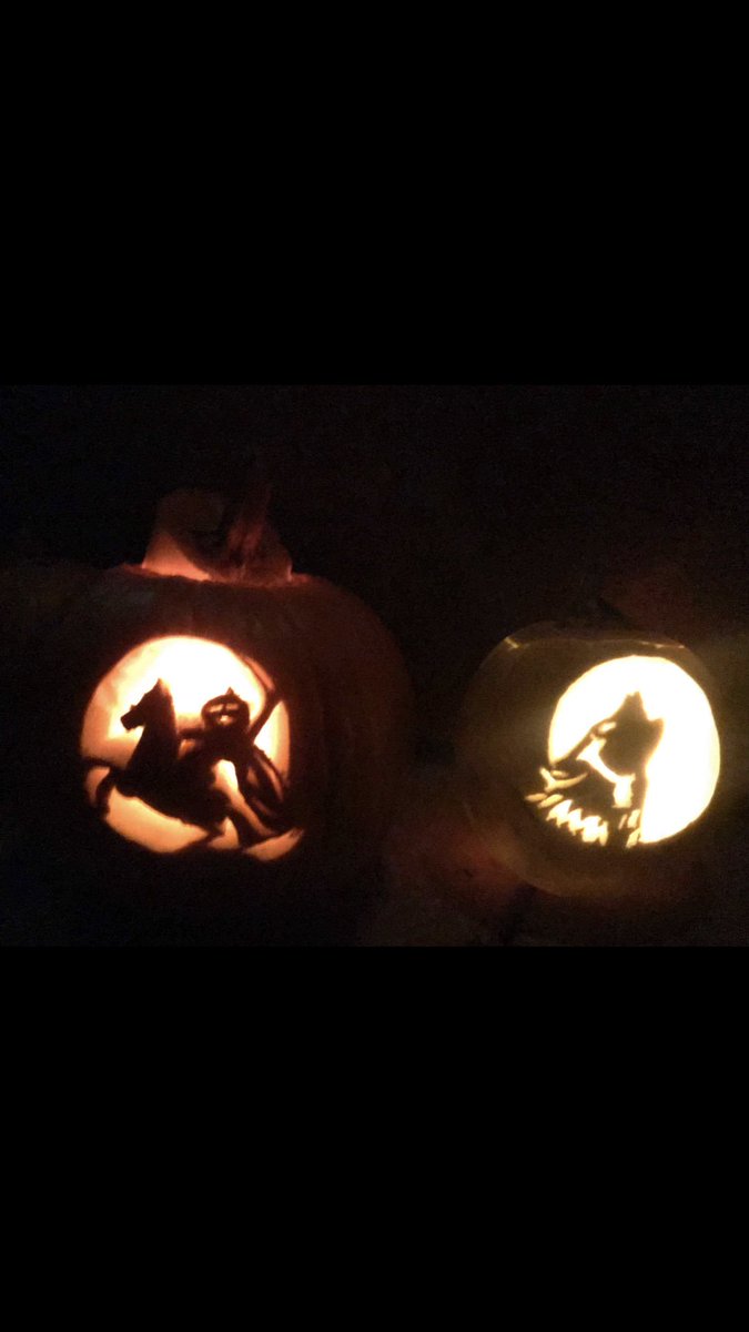 c0llecting_dust's tweet photo. Carved some pumpkins with the gf and mom, while my momโs visiting. Came out quite nice. #officiallyoctober #pumpkincarving #headlesshorseman https://t.co/CQnqO7AMwi