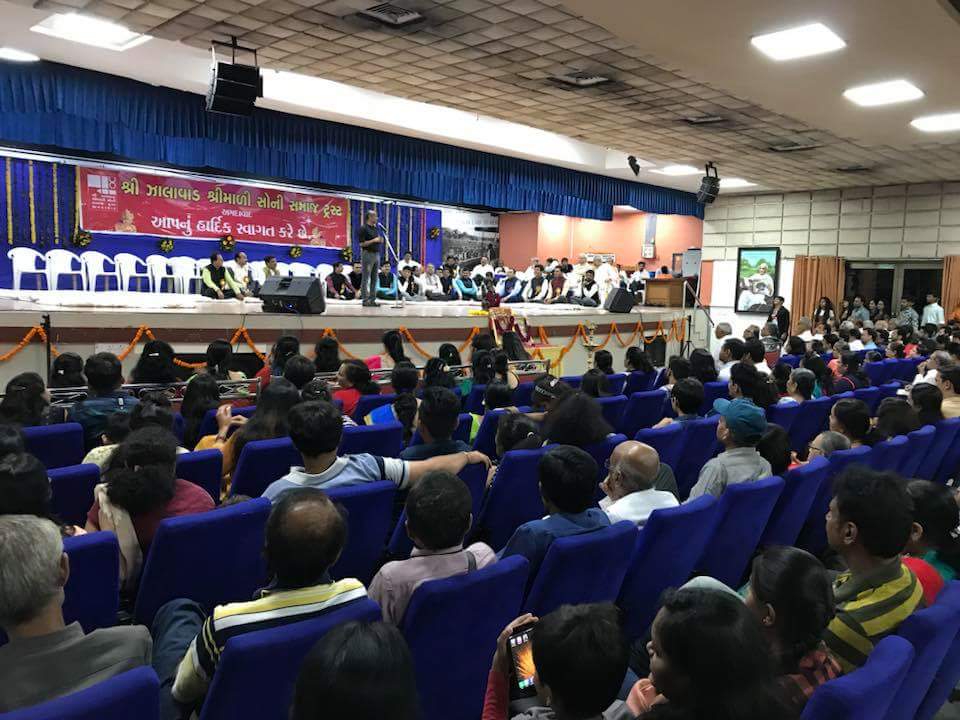 sanjaymsraval's tweet photo. #SanjayRaval #Seminar in #Ahmedabad organised by #Sonisamaj..
#SanjayMSRaval #Fearlesslife #MotivationalSpeaker #Gujarati #Gujarat https://t.co/35g1uJxEtA