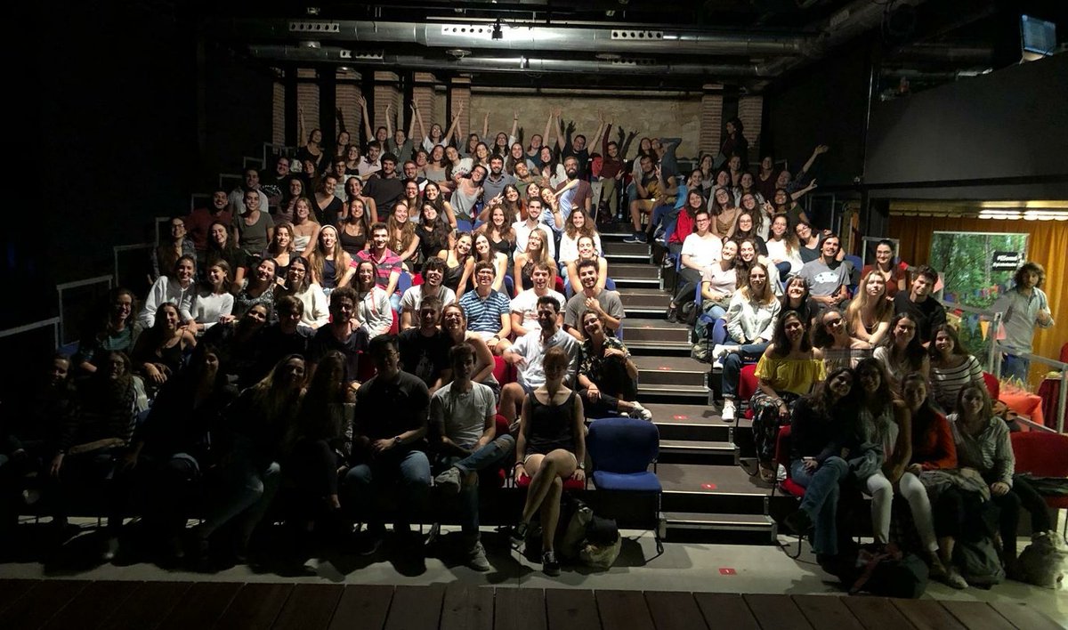 soctastaolletes's tweet image. Quan els científics anem al teatre, els científics OMPLIM el teatre.  
(El photocall se&apos;ns va fer petit)

Gràcies @piratesteatre per fer-nos somiar (i riure de valent!) 😊

AG: &quot;Feia anys q no anava al teatre, m&apos;acabo d&apos;adonar de tot el q m&apos;he estat perdent&quot; 😍

#scienceANDarts