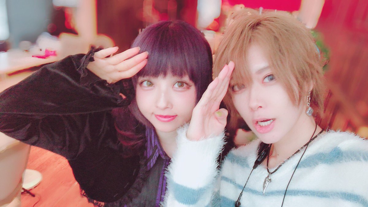 ルウト とあるアニメコラボの撮影で桜子ちゃんと 今日も可愛かったし面白かった なんか捨て犬セットする度に雨降ってる気がする 髪へにゃへにゃ ルウト とあるアニメコラボの撮影で桜子ちゃんと 今日も可愛かったし面白かった なんか捨て犬セットする度に雨降ってる気がする 髪へにゃへにゃ