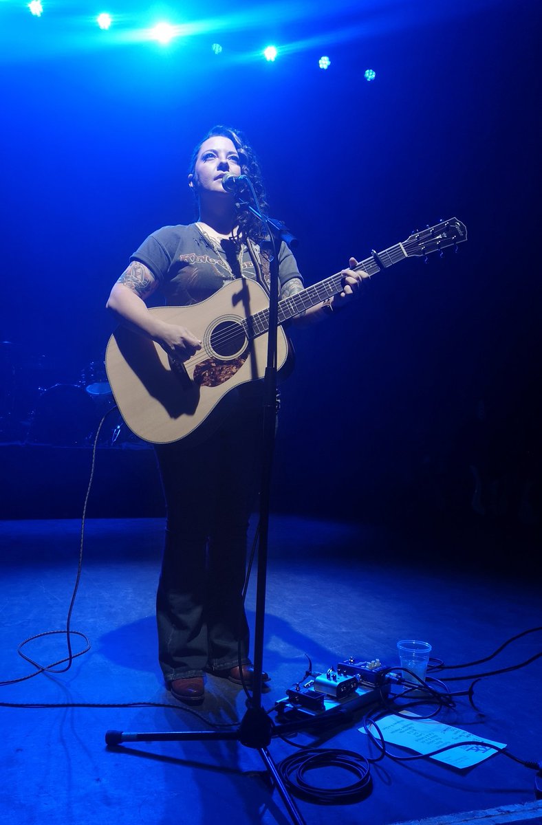 AxisOfAlan's tweet photo. I went to @lukecombs @o2sbe last night not knowing about @AshleyMcBryde and her music.. I'm glad I did because I saw a genuine, truthful, funny, charismatic and incredible performance! Loved it! #country #ashleymcbryde #lukecombs #o2sbe https://t.co/ZBF0mIm9Aj