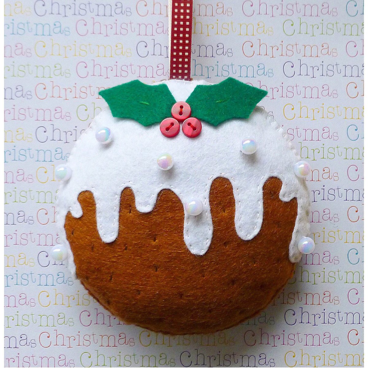 sewjunejones's tweet photo. It’s never too early to start making your Christmas decorations. This felt Christmas pud is good enough to eat! #earlybiz #sewingpattern #christmaspudding  #pdfpattern #etsy #christmasdecoration #feltpattern https://t.co/rZzFgBjPAe https://t.co/PnSCuQpVeD
