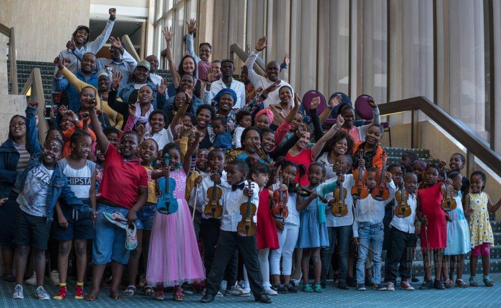 TableMountainCa's tweet photo. The cutest violinists, #Muzukidz, will entertain and delight our visitors at the Twelve Apostles Terrace from 11am to 1pm today!
Book your tickets online at https://t.co/l3G7hSX0Bn to see them in action.
#Cableway89 https://t.co/4LJ1z86335