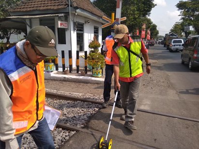 imo_djka's tweet photo. #RekanIMO berikut Progress Pekerjaan Jasa Konsultansi Pelaksanaan IMO Wilayah Jawa Bagian Timur yaitu Berita Acara Pemeriksaan 100% Kegiatan Perlintasan Sebidang.
@perkeretaapian @kemenhub151 https://t.co/osaARxAGB0
