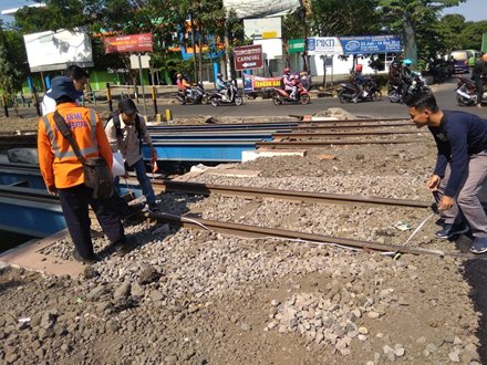 imo_djka's tweet photo. #RekanIMO berikut Progress Pekerjaan Jasa Konsultansi Pelaksanaan IMO Wilayah Jawa Bagian Timur yaitu Berita Acara Pemeriksaan 100% Kegiatan Perlintasan Sebidang.
@perkeretaapian @kemenhub151 https://t.co/osaARxAGB0