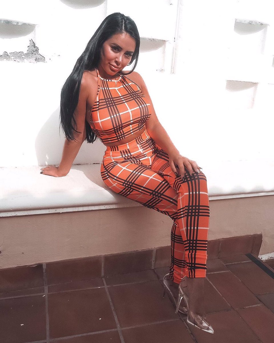 OfficialMiiaan's tweet photo. Spice girl vibes 🧡 @marnieofficial looking 🔥🔥AF in our orange check co ord! payday treat it’s 35% off site wide code 35OFF 🙌 shop ➡️ https://t.co/CVzzerHf0P #miiaan #miiaanbabes https://t.co/5spAK1lZjc
