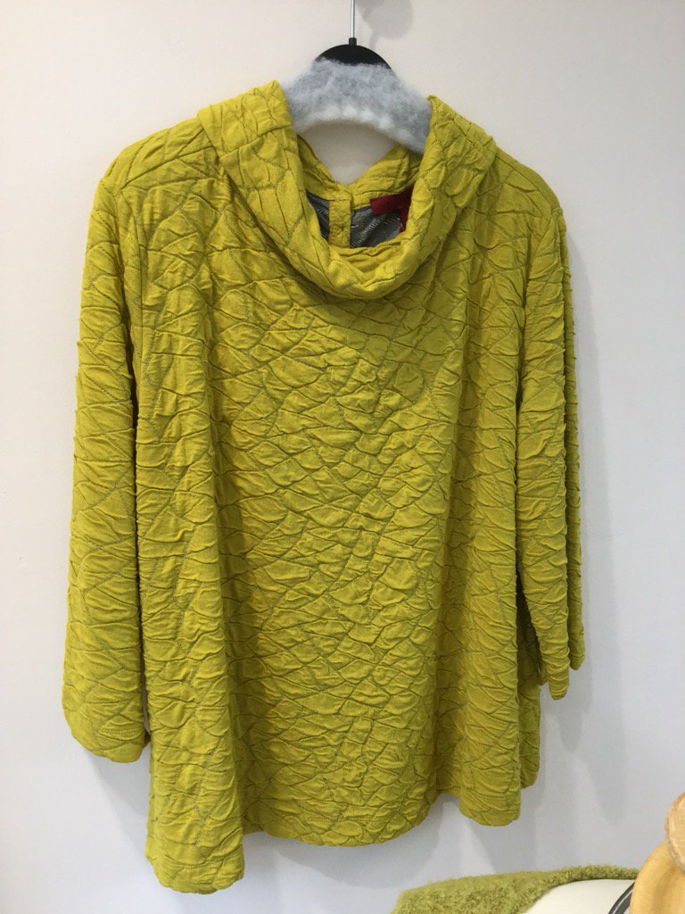 Cleo_Cardigan's tweet photo. Trending with yellow #Vetono #GBHSCARDIGAN https://t.co/GJzw9NCG13