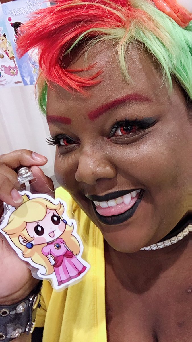 MidnightPursona's tweet photo. Had a rough day, but looking through my selfies for a time I felt strong and powerful. Bowser/Bowsette is still the cosplay that makes me feel the strongest & most joyful~ <3
My little Peach from @fantasmshop
#bowsette #bowsettecosplay #Bowser #fembowser #cosplay #positivity https://t.co/dWcwaef2TM