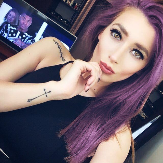 💫Algunas veces hay que sacar gente de nuestra vida, sin aviso. Ya estamos grandes para andar explicando lo que ellos saben que están haciendo mal💫