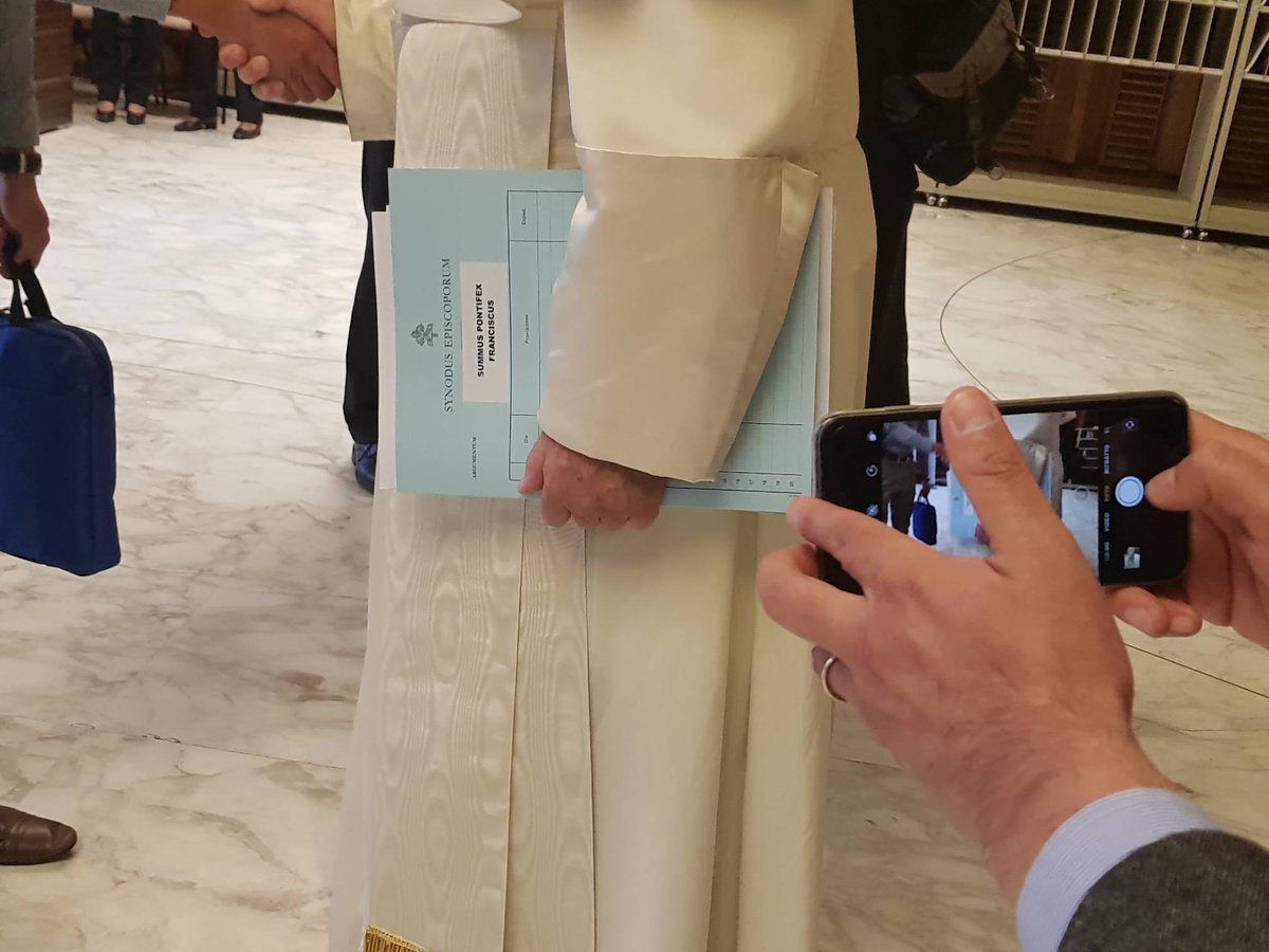 Buon giorno.
5 Oct 2018

#Synod2018 #Vatican #PopeFrancis