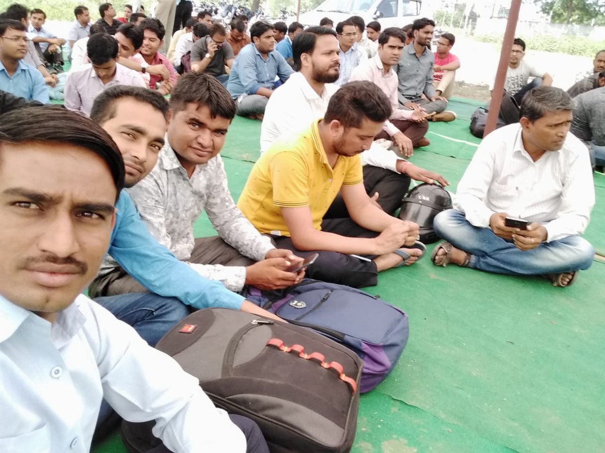 lvlr_Krishna's tweet photo. #Raj_IA_HungerStrike_3600GP

@PMOIndia
@RajCMO
@zeerajasthan_
@News18Rajasthan
@Swap_Anchor 
@TheLallantop
@ravishndtv https://t.co/EOIj1P88vw