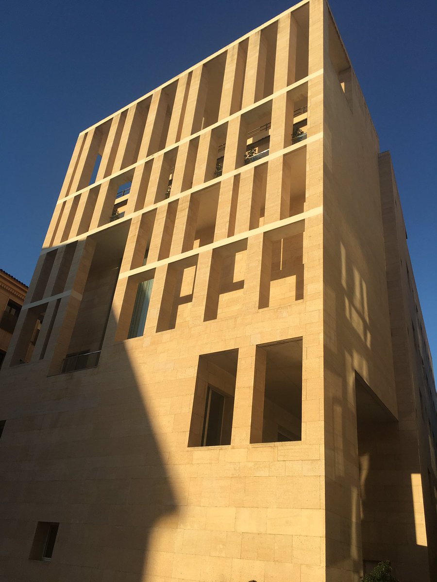 Hoy en el Moneo de Murcia en jornada de la cátedra de agua.
Una asociación AGBAR imputada y calificada judicialmente de verdaderamente ilícita  y un gerente también imputado de HIDROGEA son invitados para hablar de la buena gobernanza del agua.
Es complacencia con la corrupción