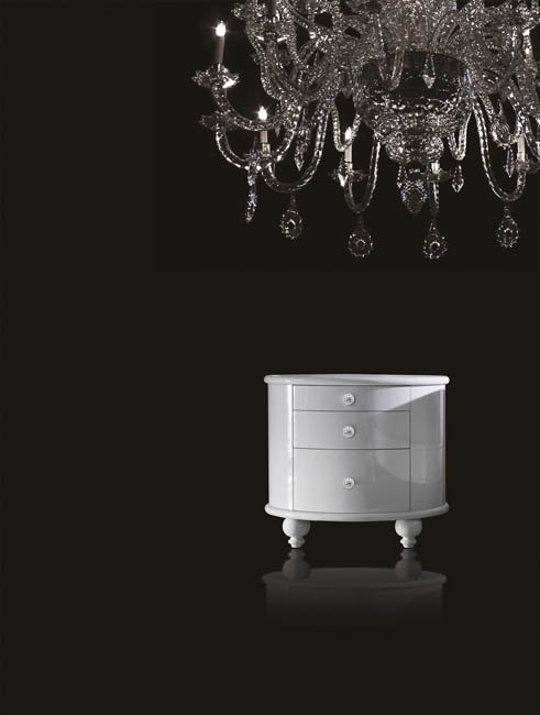 Privilegecollec's tweet photo. ICARO #sidetable in #white gloss lacquer finish #luxury #glamour #contemporarystyle https://t.co/v2IxYx5tKo