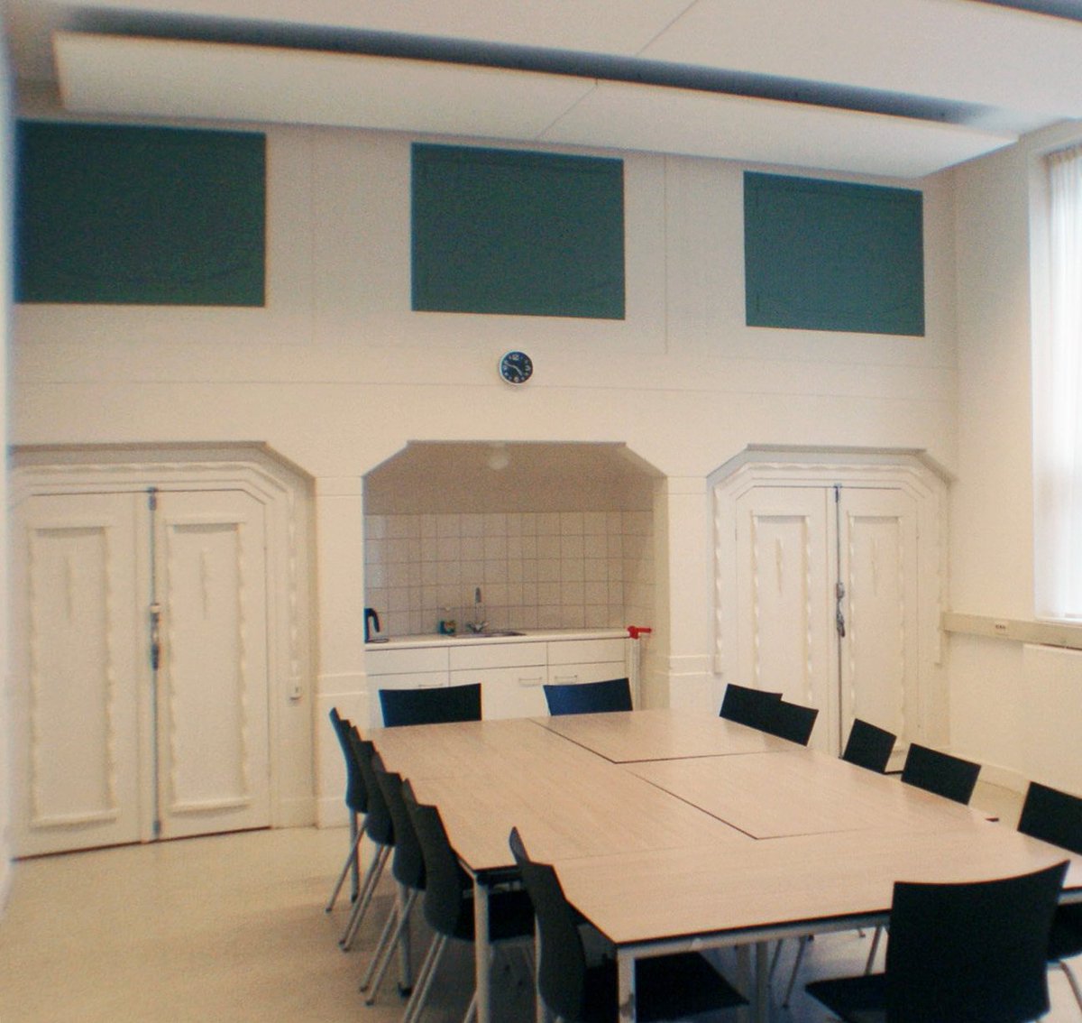 Wat zijn deze deuren weer prachtig geworden. We maakten een #mjop onderhoudsplan met onderzoekscomponent, monument krijgt stap voor stap glans terug.
Met <a href="/luqqqz/">Lucas van Zuijlen</a> en IWG Schilderwerken
#artdeco #amsterdamseschool #restoration #paintwork #woodimitation