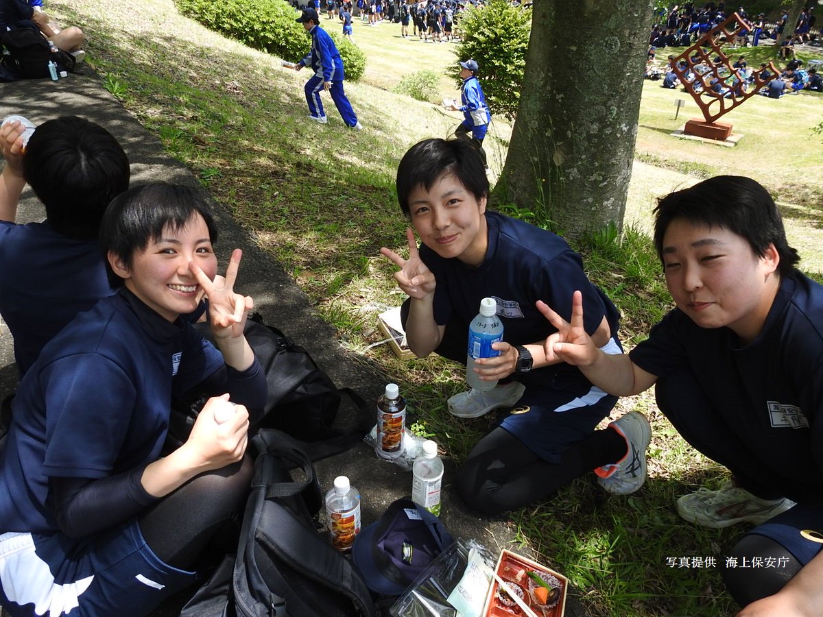 公財 海上保安協会 公式 Rt希望 海上保安学校の日常 第9弾 学生全員が参加して行われる春季行軍 43キロのコースを約8時間かけて完歩します 持久力はもちろん 団体行動や不撓不屈の精神を学びます 学校を出発 お昼ご飯 午後も歩き 公財 海上保安協会 公式 Rt希望 海上保安学校の日常 第9弾 学生全員が参加して行われる春季行軍 43キロのコースを約8時間かけて完歩します 持久力はもちろん 団体行動や不撓不屈の精神を学びます 学校を出発 お昼ご飯 午後も歩き