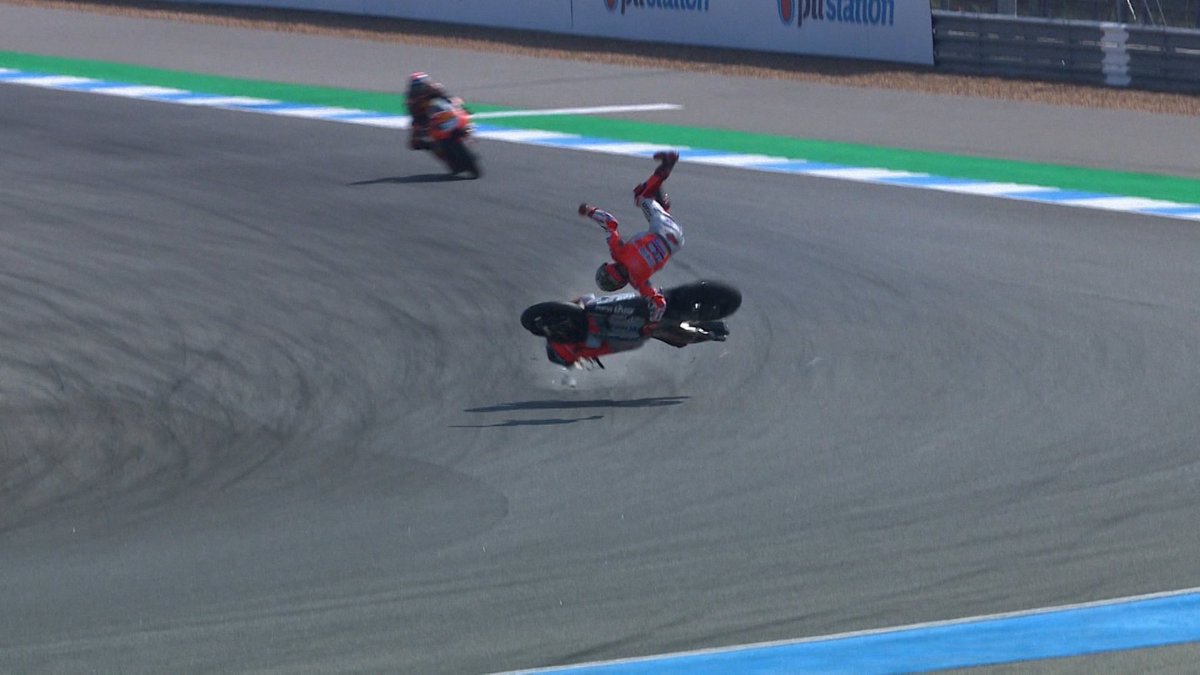 BREAKING NEWS Jorge Lorenzo Terjatuh Di Free Practice II GP