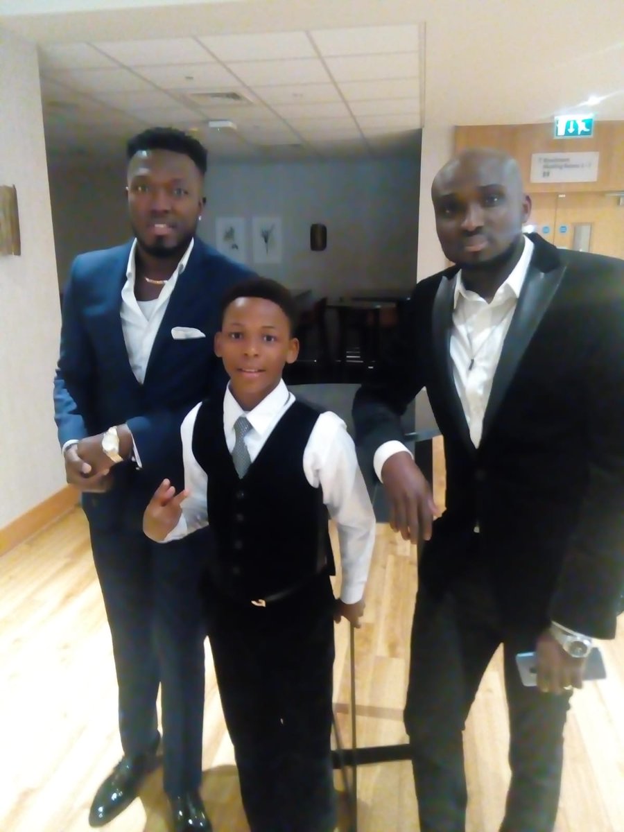 I was so happy seeing my favourite artists <a href="/ReggieNBollie/">Reggie n Bollie</a> at <a href="/IARA_Awards/">IARA AWARDS</a> ceremony. 👍👍
#Drfrederickimuaphe #ReggieAndBollie