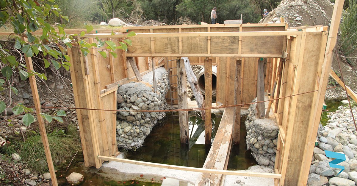 TurbulentHydro's tweet image. Thinking in small-scale #sustainable 💡 solutions: #5kW #OffGrid #micro #hydro to power 6 houses in remote #Mapuche #Community. Project funded by Belgian #NGO Academics For Development. Civil works made by locals and Turbulent expert engineers.🌎🌿
#Cunco #Chili #ECO #Energy