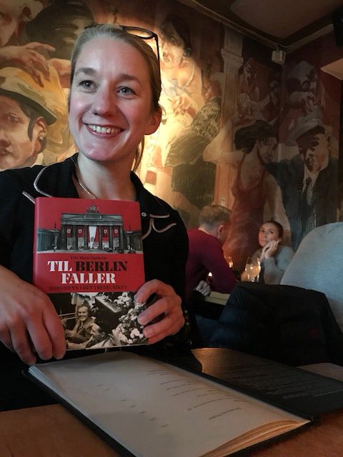 Jeg har utgitt bok! Og kl. 12.30 snakker jeg om den på Norgesglasset, P1. #TilBerlinfaller <a href="/norgesglasset/">Norgesglasset</a> <a href="/NRKP1/">n_rk&p</a> #annenverdenskrig