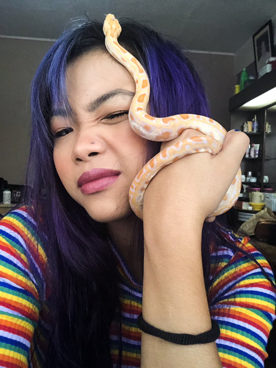 CleoJAZZtra's tweet image. we love each other and that’s enough #snakemom #MOMtypython
