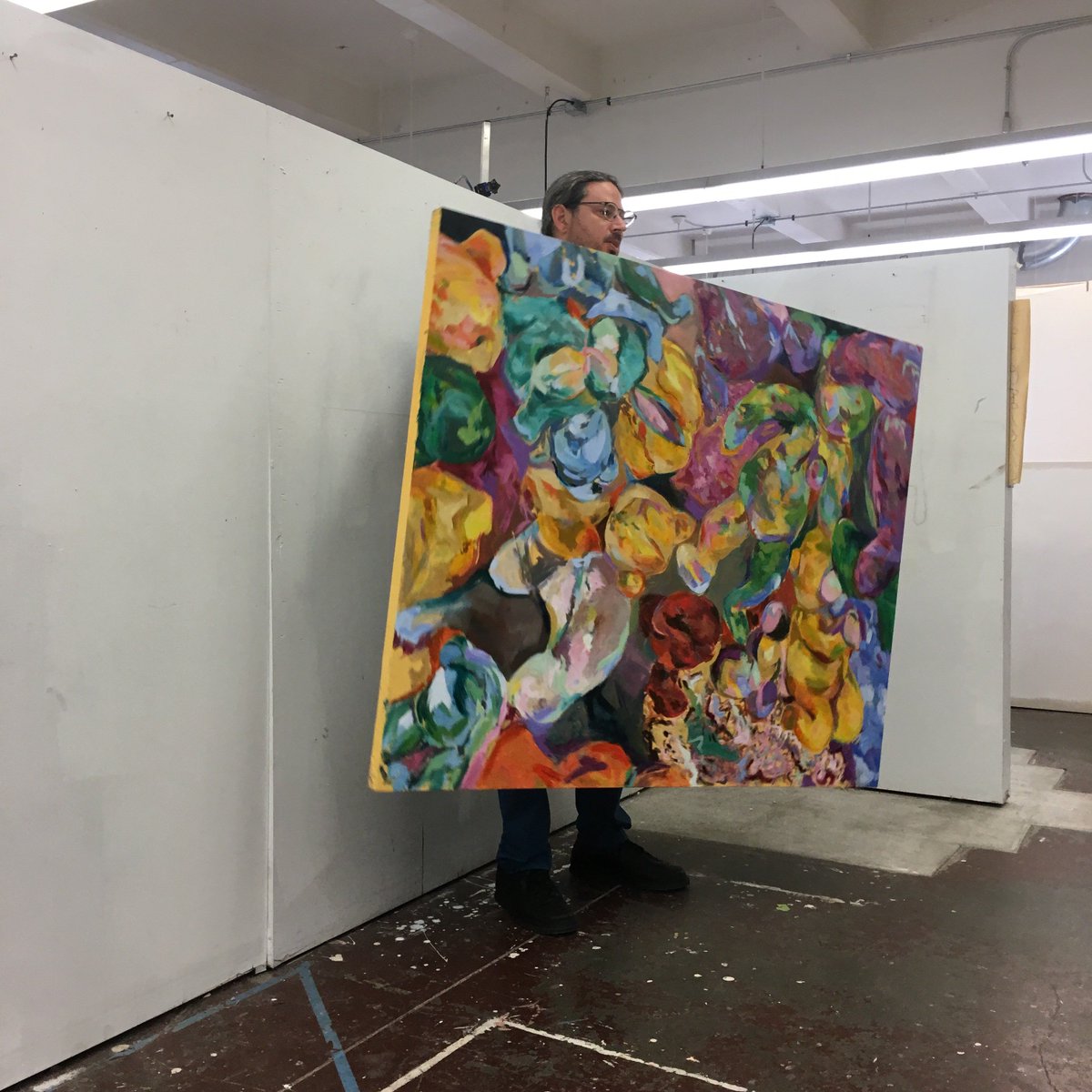 KStateArtDept's tweet photo. When your professor in advanced painting studio changes the orientation of your piece to look at it in a different way. #KState #artdept #art #paint #painting #perspective #studioart #alwayslearningalwaysgrowing #createsomethingneweveryday #thinkoutsidethebox #ART650 https://t.co/7NYTdGW87f