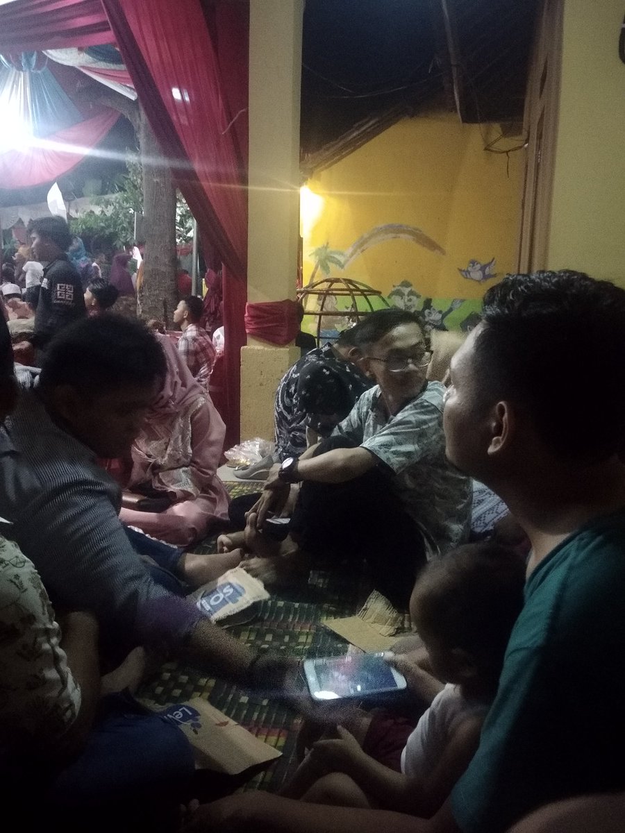 ranscellcom's tweet image. Kondangan di rumah big bos Indonesia Trip..