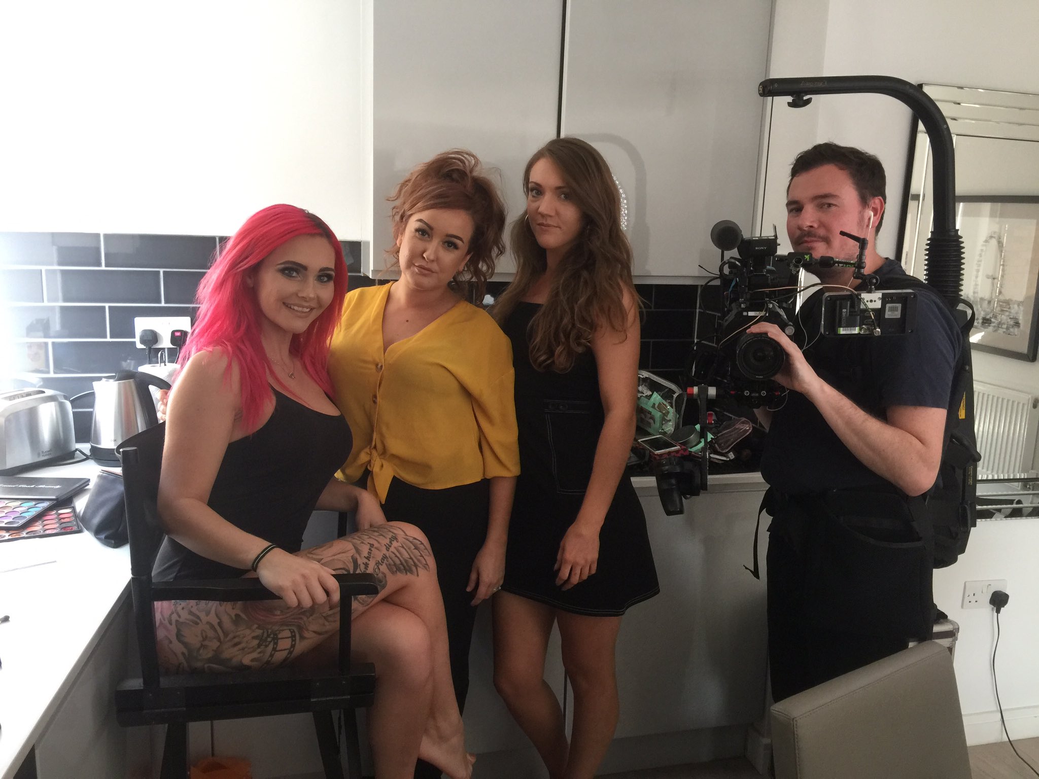 TW Pornstars - 2 pic. Roxi Keogh. Twitter. MUA @daniell90577079 highly