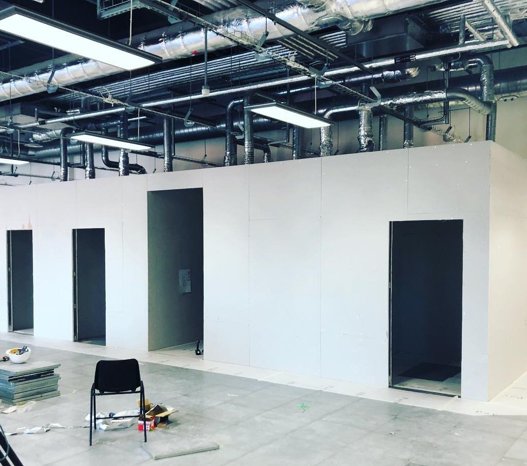 Clear_CIP's tweet photo. New meeting rooms that we @Clear_CIP built for Ford @HereEast in Stratford, ready for plastering
#Clear_CIP #ClearInteriorProjects #Drylining #Partitions #InteriorFitout #HereEast #Ford #MeetingRoom #Interiors https://t.co/xoQ6AcFqeh