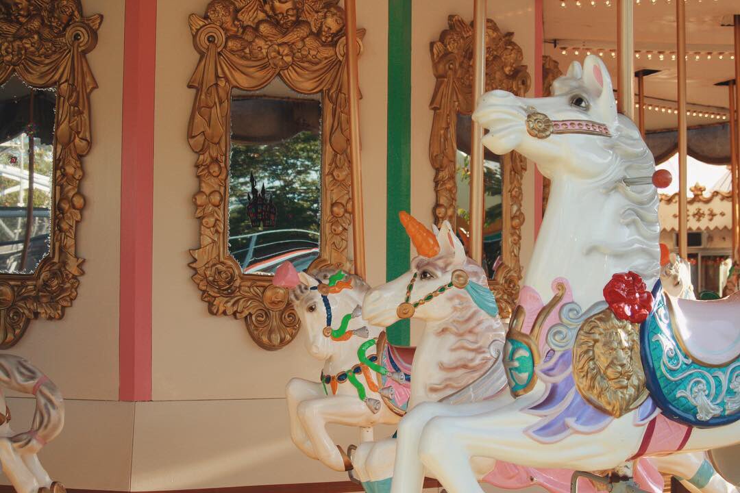 リヤドロ　メリーゴーランドに乗る少女　刻印あり リヤドロ メリーゴーランドに乗る少女 刻印あり